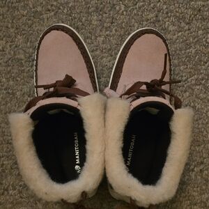 Manitobah Women's Pink Shearling Boots
